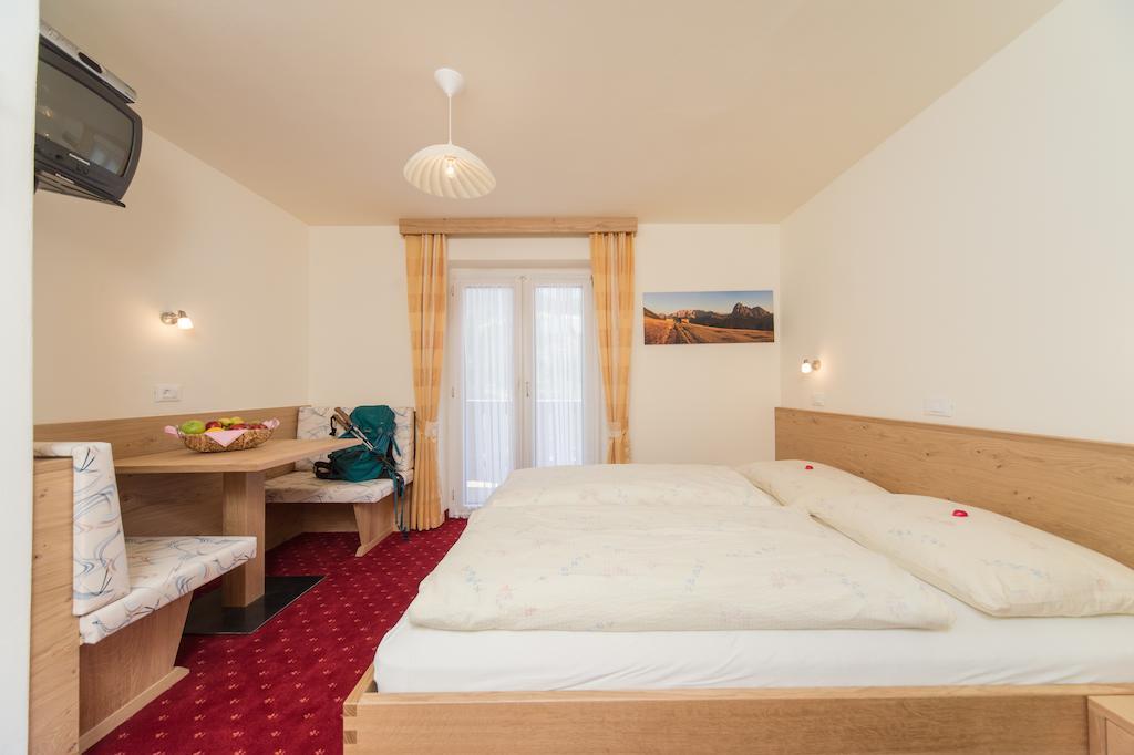 Kedul Lodge Santa Cristina Val Gardena Exterior photo